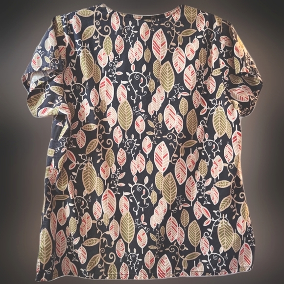 Scrub top,  White Swan, size large - Picture 4 of 4